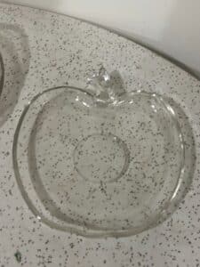 Vtg-Hazel-Atlas-Orchard-Glass-Apple-Snack-Plates-Saucers-second-image