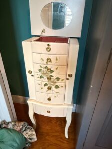 A blend of classic and contemporary: Decorative art, functional furniture, and unique collectibles!